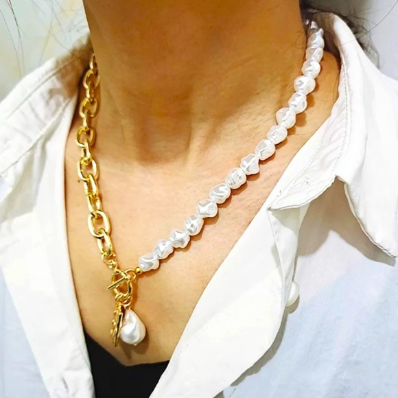 🌟 Fashion Pearl Gold Chain Necklace - Picture 2 of 3
